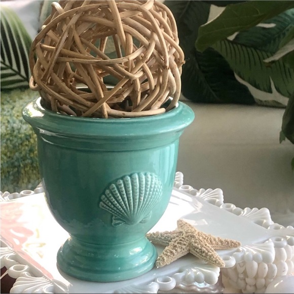 New Turquoise Scallop Seashell Pedestal Vase + 5” Wood Orb + Starfish - Picture 2 of 6